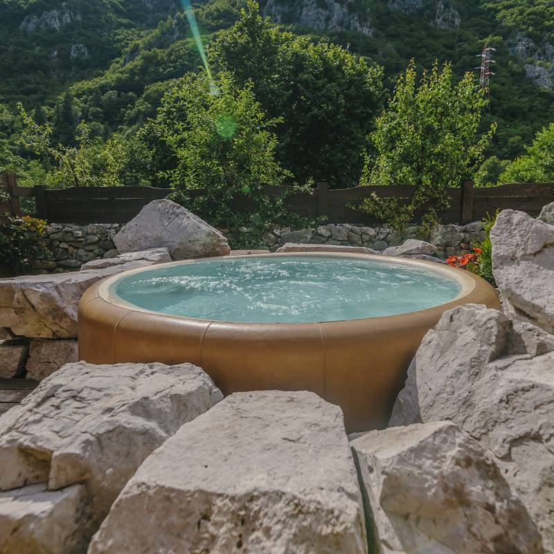 Private SPA with outdoor jacuzzi- Couple treatment